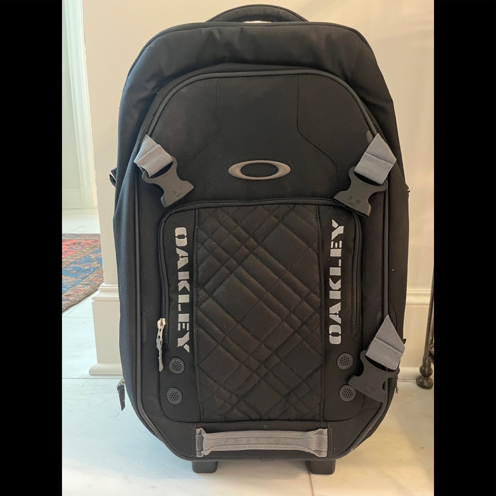 Oakley 39L Blk CarryOn Roller Travel Bag Y2K Opium
